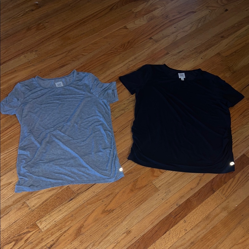 Gap Maternity Basic T-Shirt Bundle - image 1